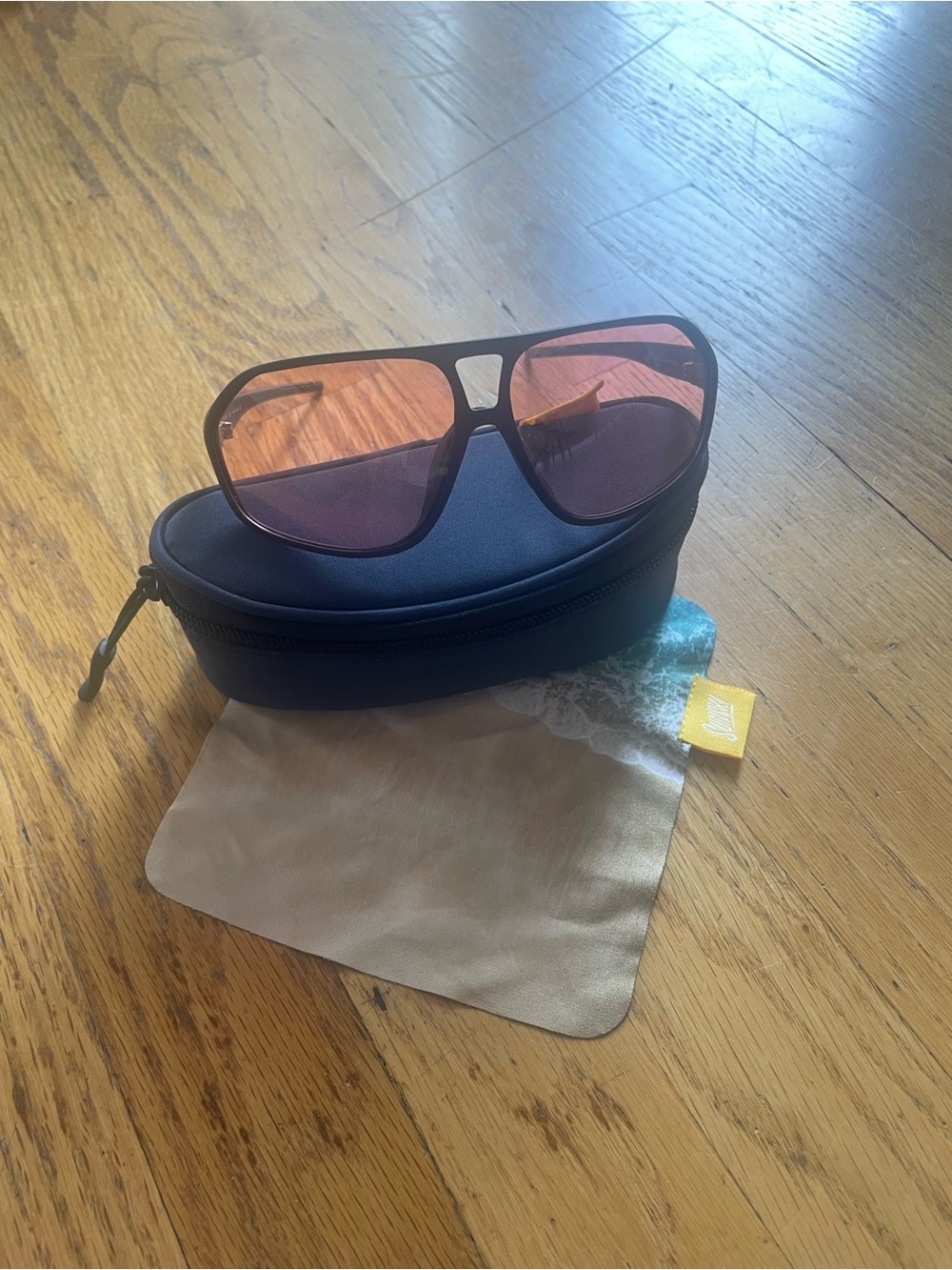 Sunski Velo Sport Sunglasses with Rose Lenses - Picture 2 of 6
